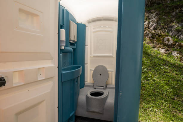 Portable Toilet Options We Offer in Englewood, FL