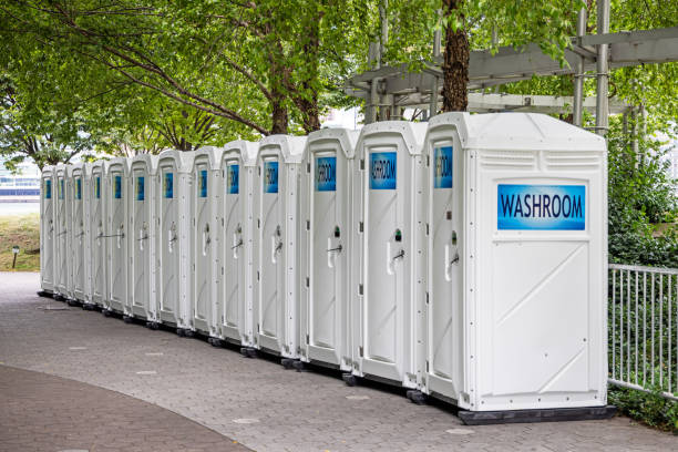 Porta potty delivery and setup in Englewood, FL